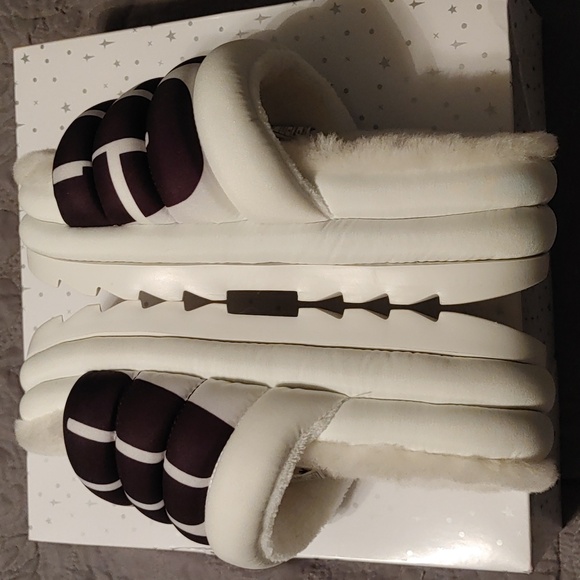 UGG fur platforms - Picture 10 of 13